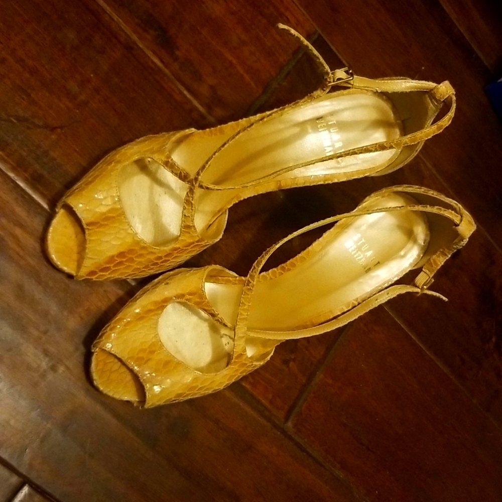 Stuart Weitzman open toe high heel shoes. Beige/Snakeskin - Picture 1 of 3